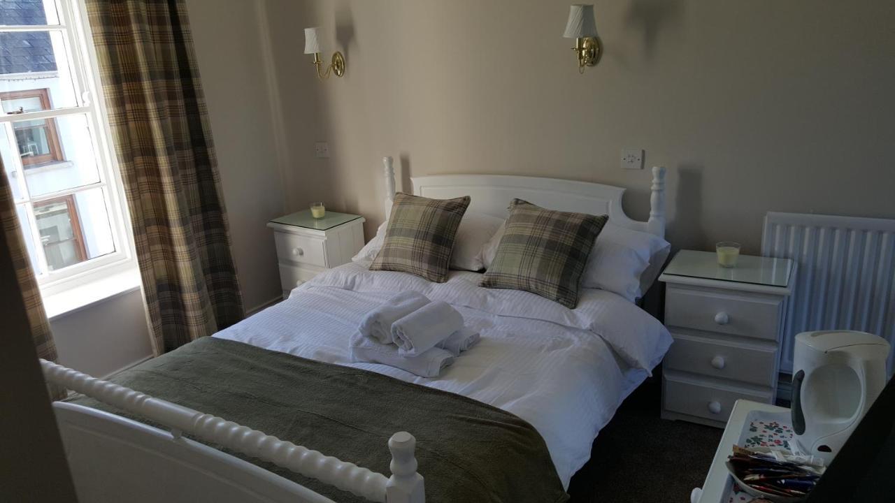 Central Bar Guesthouse Cushendall Exteriör bild